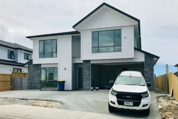 rural property selling-house tank water