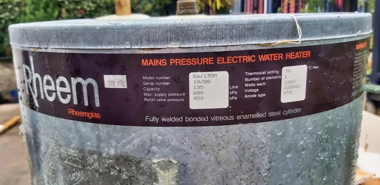 Hot-Water-Cylinder-broken Hot-Water-Cylinder-broken